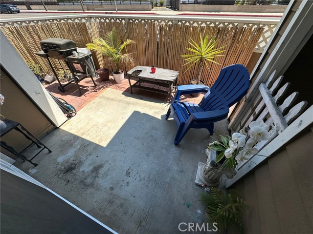 Detail Gallery Image 4 of 21 For 6951 E Gage Ave, Commerce,  CA 90040 - 2 Beds | 2/1 Baths