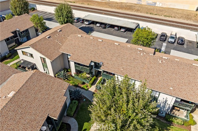 23254 Orange Avenue, Lake Forest CA: https://media.crmls.org/medias/bdd52218-98b8-4ad8-9ee0-c34be44cc036.jpg