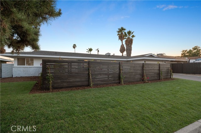 Detail Gallery Image 3 of 51 For 429 E Mariposa Dr, Rialto,  CA 92376 - 3 Beds | 2 Baths