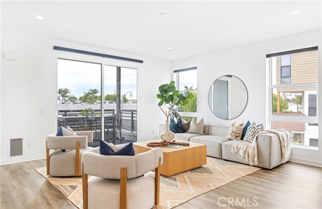 Front Image Thumbnail for CRNP26085991