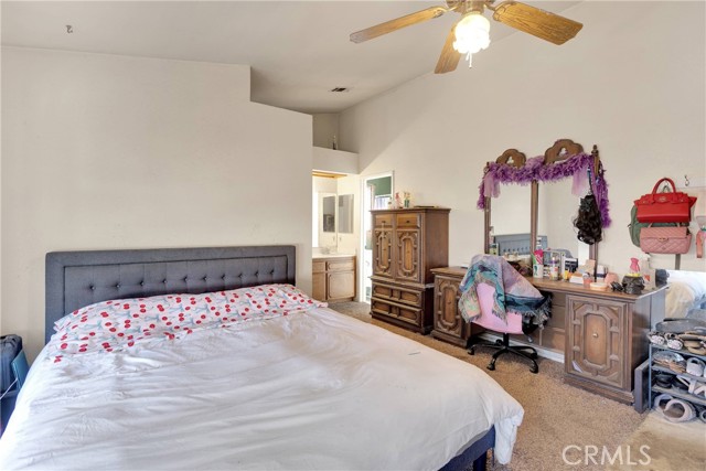 27818 Hummingbird Lane, Helendale CA: https://media.crmls.org/medias/bdd6fbbb-439c-4fd1-8495-a3c44db73279.jpg