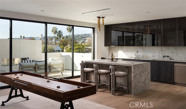 Detail Gallery Image 17 of 33 For 419 Harper Ave, Los Angeles,  CA 90048 - 6 Beds | 6/2 Baths