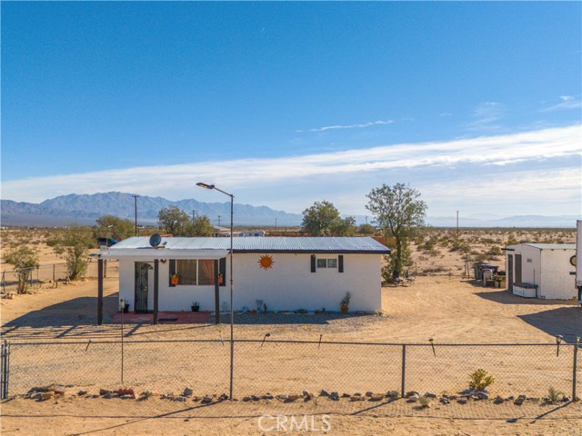 Detail Gallery Image 3 of 58 For 81412 Picadilly Rd, Twentynine Palms,  CA 92277 - 2 Beds | 1 Baths