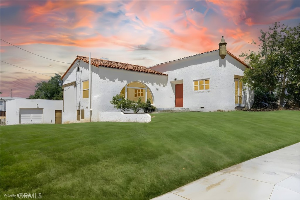 1103 W Sumner