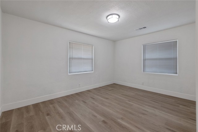 Detail Gallery Image 12 of 35 For 3803 E Clinton Ave, Fresno,  CA 93703 - 3 Beds | 1 Baths