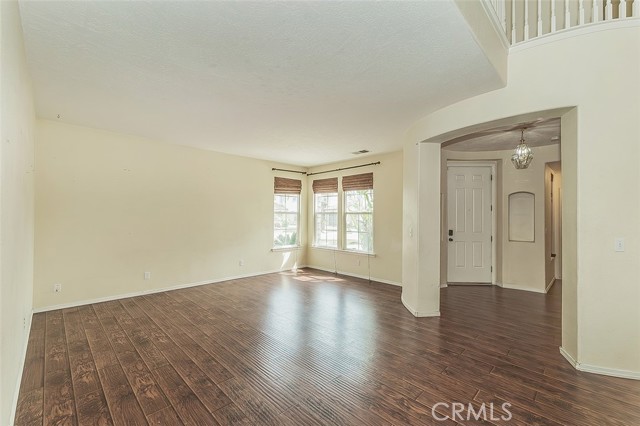 Detail Gallery Image 5 of 75 For 1377 Fenmore, Sanger,  CA 93657 - 4 Beds | 3 Baths