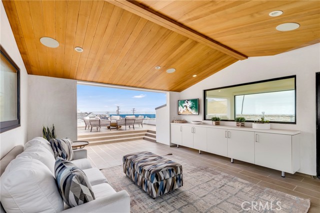 Detail Gallery Image 47 of 61 For 221 Heliotrope Ave, Corona Del Mar,  CA 92625 - 4 Beds | 5/1 Baths
