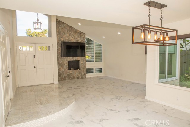 Detail Gallery Image 8 of 38 For 42 Almond Tree Ln, Irvine,  CA 92612 - 3 Beds | 2 Baths