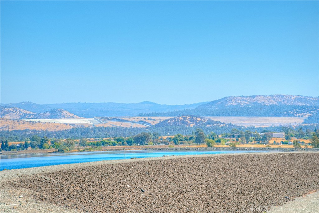 https://media.crmls.org/medias/bdd9d26c-652f-4f14-bcac-65d9c33cae27.jpg?preset=X-Large