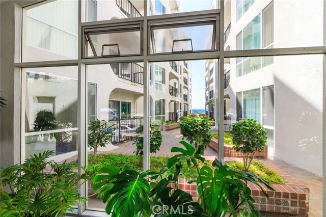 Detail Gallery Image 30 of 30 For 565 Esplanade #411,  Redondo Beach,  CA 90277 - 2 Beds | 2 Baths