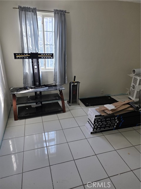 Detail Gallery Image 17 of 27 For 1314 S Shelton, Santa Ana,  CA 92707 - 2 Beds | 1 Baths