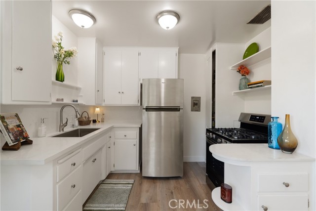 Detail Gallery Image 12 of 34 For 102 Lime Ave #6,  Long Beach,  CA 90802 - 1 Beds | 1 Baths