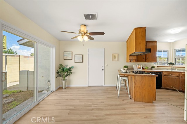 Detail Gallery Image 10 of 34 For 15001 Sussex Circle, Huntington Beach,  CA 92647 - 3 Beds | 2 Baths
