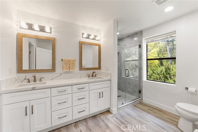 Image 18 of 33 For 21885 Lake Mathews Drive