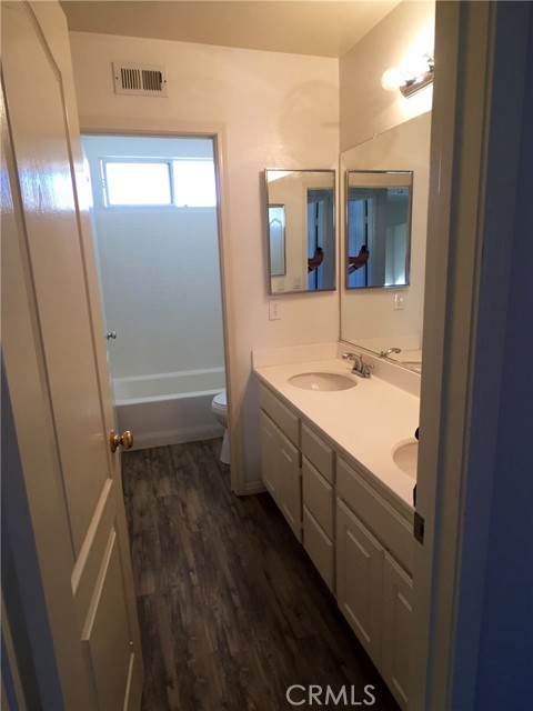 Detail Gallery Image 13 of 15 For 3152 Tecopa Springs Lane, Simi Valley,  CA 93063 - 4 Beds | 2/1 Baths