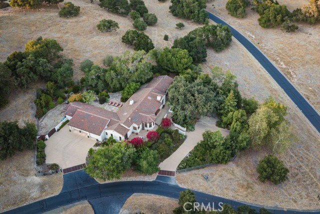 2545 Nightshade Place, Arroyo Grande CA: https://media.crmls.org/medias/bdde9fdb-1841-4162-a566-d0791ed8299a.jpg