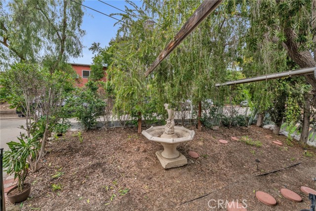 Detail Gallery Image 18 of 19 For 5114 Medina Rd, Woodland Hills,  CA 91364 - 3 Beds | 2/1 Baths