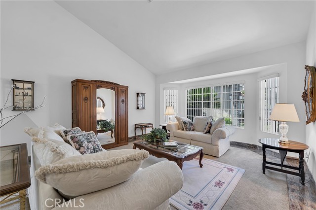 17262 Chase Street, Northridge CA: https://media.crmls.org/medias/bddf2383-76f5-4b97-8624-af9935582e00.jpg
