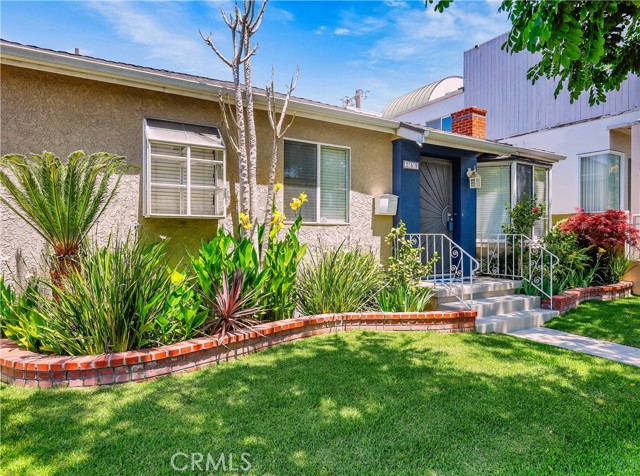 259 Ravenna Drive, Long Beach CA: https://media.crmls.org/medias/bddf3adb-8765-46a5-b668-68d712ce71f0.jpg