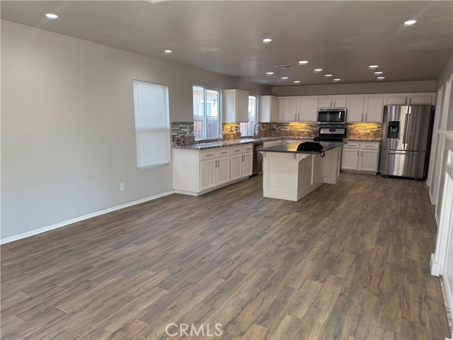 23100 Harbor Seal Court, Wildomar CA: https://media.crmls.org/medias/bddf4e07-20cd-4859-a552-bafe0ab21523.jpg