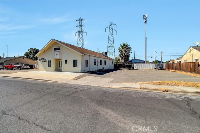 Detail Gallery Image 5 of 52 For 335 N Grant Ave, Manteca,  CA 95336 - 5 Beds | 3/2 Baths