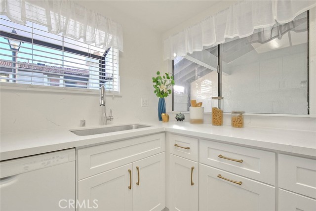 1540 Corte Hacienda, Upland CA: https://media.crmls.org/medias/bddff54c-b20f-41f3-b2ab-a1d58523b9d6.jpg