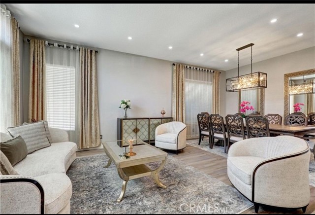 Detail Gallery Image 4 of 28 For 575 Rembrandt, Corona,  CA 92882 - 4 Beds | 3 Baths