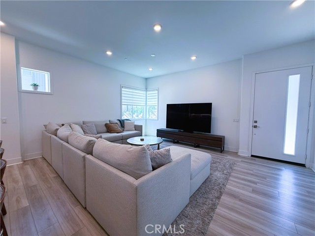 Detail Gallery Image 16 of 48 For 27508 Golden Currant Pl, Valencia,  CA 91381 - 5 Beds | 4/1 Baths