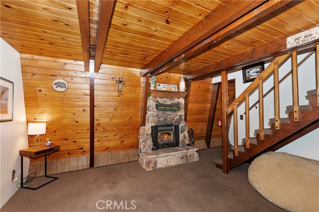 Detail Gallery Image 11 of 46 For 317 W Aeroplane Bld, Big Bear City,  CA 92314 - 4 Beds | 2 Baths