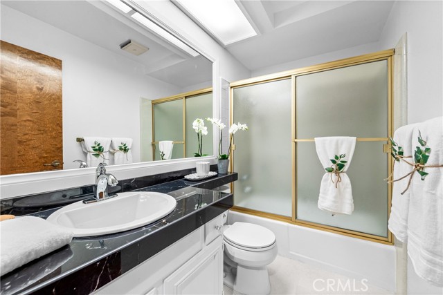 6222 Riviera Circle, Long Beach CA: https://media.crmls.org/medias/bde3054b-29d0-4ce0-b552-e5cf5797b5a4.jpg
