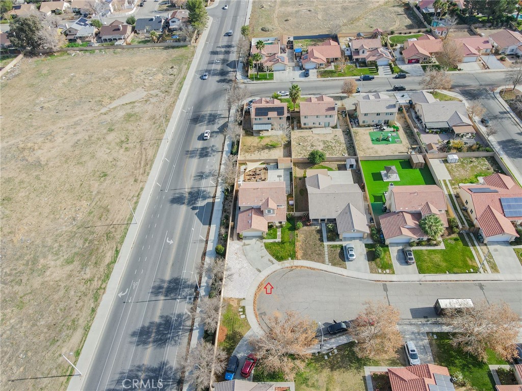 https://media.crmls.org/medias/bde3fbcb-31c3-4730-9f54-6ad2e14b9d9f.jpg?preset=X-Large