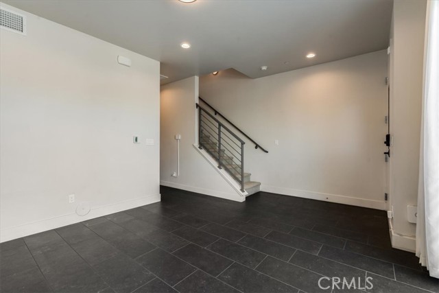 Detail Gallery Image 5 of 32 For 2460 Victoria Ave #102,  San Luis Obispo,  CA 93401 - 2 Beds | 2/1 Baths