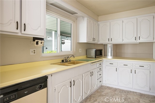 14851 Jeffrey, Irvine CA: https://media.crmls.org/medias/bde4f35e-e4b3-4c7b-9f80-cf5cb91e0fd3.jpg
