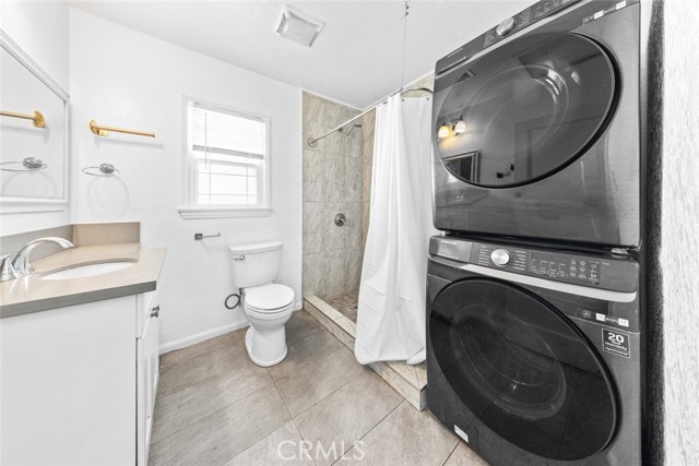 Detail Gallery Image 11 of 22 For 10717 Cantara St, Sun Valley,  CA 91352 - 3 Beds | 2 Baths