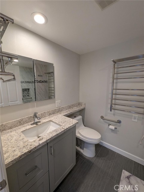 Detail Gallery Image 8 of 14 For 2118 via Puerta #B,  Laguna Woods,  CA 92637 - 2 Beds | 2 Baths