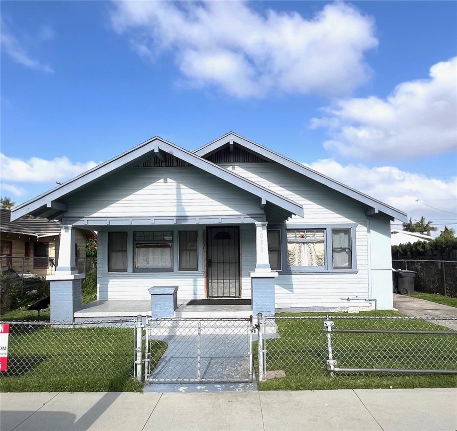 2051 Olive Avenue, Long Beach, California 90806, 2 Bedrooms Bedrooms, ,1 BathroomBathrooms,Single Family Residence,For Sale,Olive,SR24089007