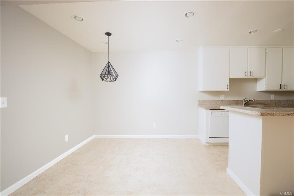 Detail Gallery Image 4 of 8 For 1101 W Macarthur Bld #222,  Santa Ana,  CA 92707 - 2 Beds | 1 Baths