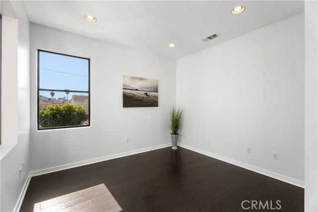 Detail Gallery Image 21 of 34 For 309 6th St, Huntington Beach,  CA 92648 - 3 Beds | 4 Baths