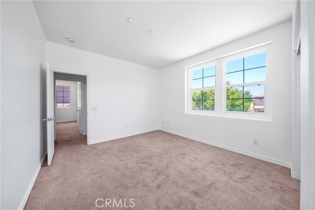 5662 Galasso Avenue, Fontana CA: https://media.crmls.org/medias/bde79acb-58b9-4439-a740-d705d0180323.jpg