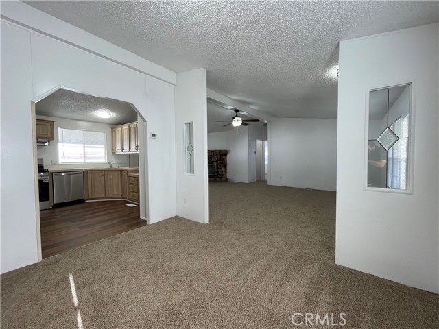 1301 Taft Highway, Bakersfield CA: https://media.crmls.org/medias/bde89509-9405-4cf5-8f39-14109a621616.jpg