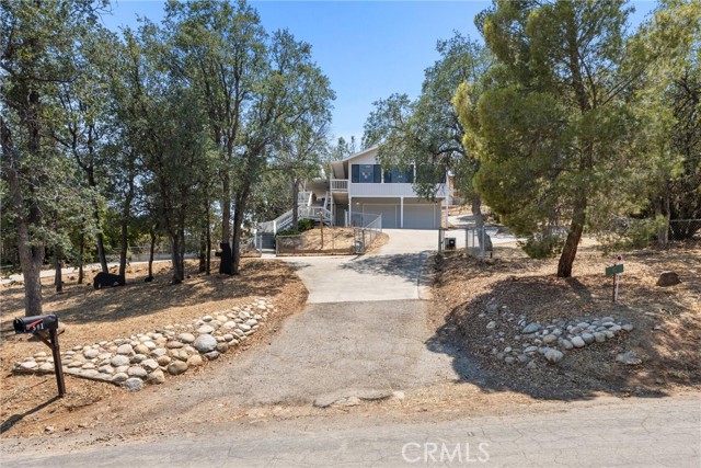 Detail Gallery Image 9 of 49 For 501 Old State Rd, Wofford Heights,  CA 93285 - 4 Beds | 3 Baths