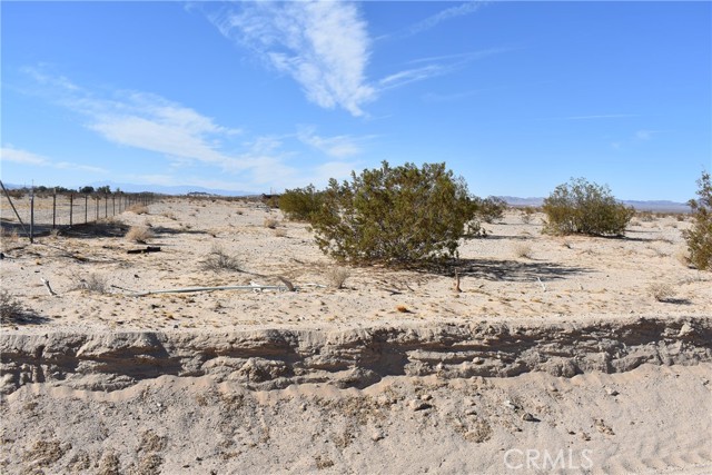 Detail Gallery Image 3 of 9 For 1 Shadow Mountain Rd & Finery, Twentynine Palms,  CA 92277 - – Beds | – Baths