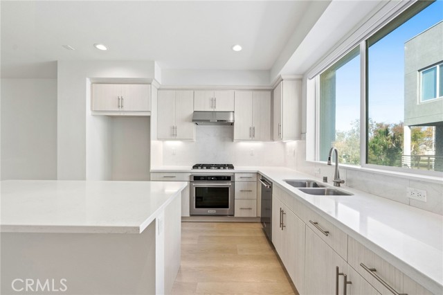 Detail Gallery Image 6 of 31 For 169 Steely, Irvine,  CA 92614 - 3 Beds | 2/1 Baths