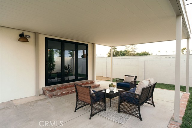 16502 Potter Circle, Huntington Beach CA: https://media.crmls.org/medias/bde903e1-26a1-49f6-bf86-d4ca72f8b1cd.jpg