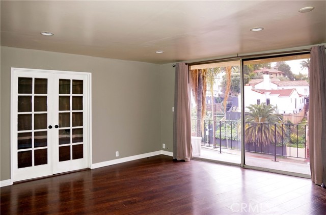 Detail Gallery Image 14 of 35 For 2260 N Cahuenga Bld #203,  Los Angeles,  CA 90068 - 1 Beds | 1 Baths