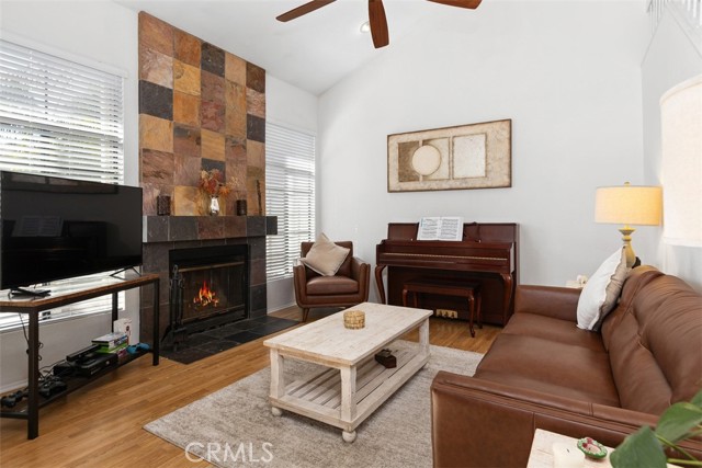 Detail Gallery Image 4 of 31 For 3935 Caminito Silvela, San Diego,  CA 92122 - 3 Beds | 2 Baths