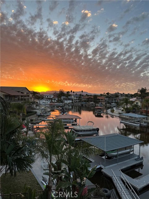 30295 Little Harbor Drive, Canyon Lake CA: https://media.crmls.org/medias/bdea0b44-0cbe-4a0f-96ae-dcc61397273c.jpg