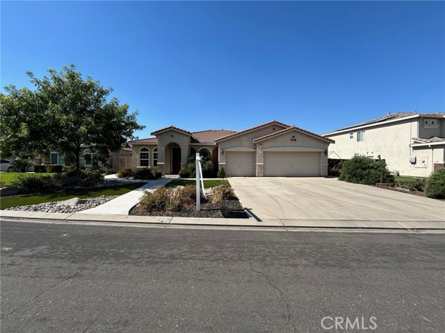 Detail Gallery Image 3 of 39 For 9770 Heatherhearst Dr, Chowchilla,  CA 93610 - 3 Beds | 2 Baths