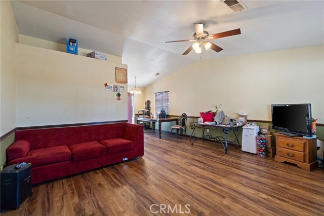 Detail Gallery Image 4 of 21 For 1451 Segovia Ct, Madera,  CA 93638 - 4 Beds | 2 Baths