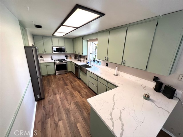 24792 Bernard Drive, Crestline CA: https://media.crmls.org/medias/bdec0de2-df58-4c0d-b341-65db4dc74561.jpg